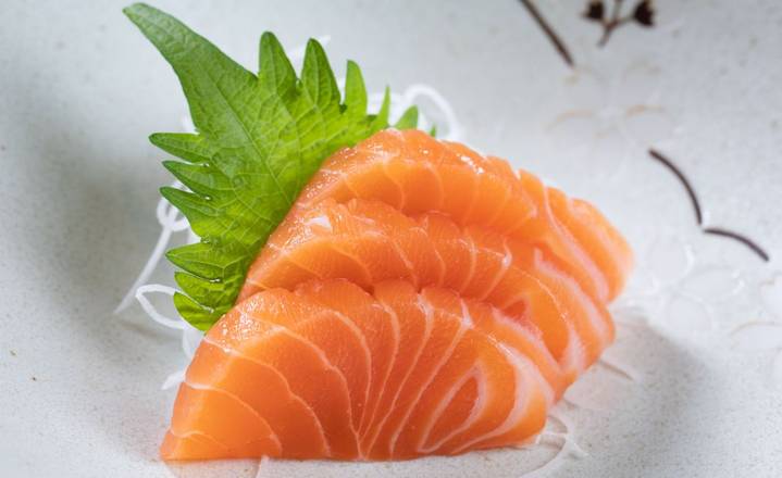 B02. Salmon Sashimi 三文鱼